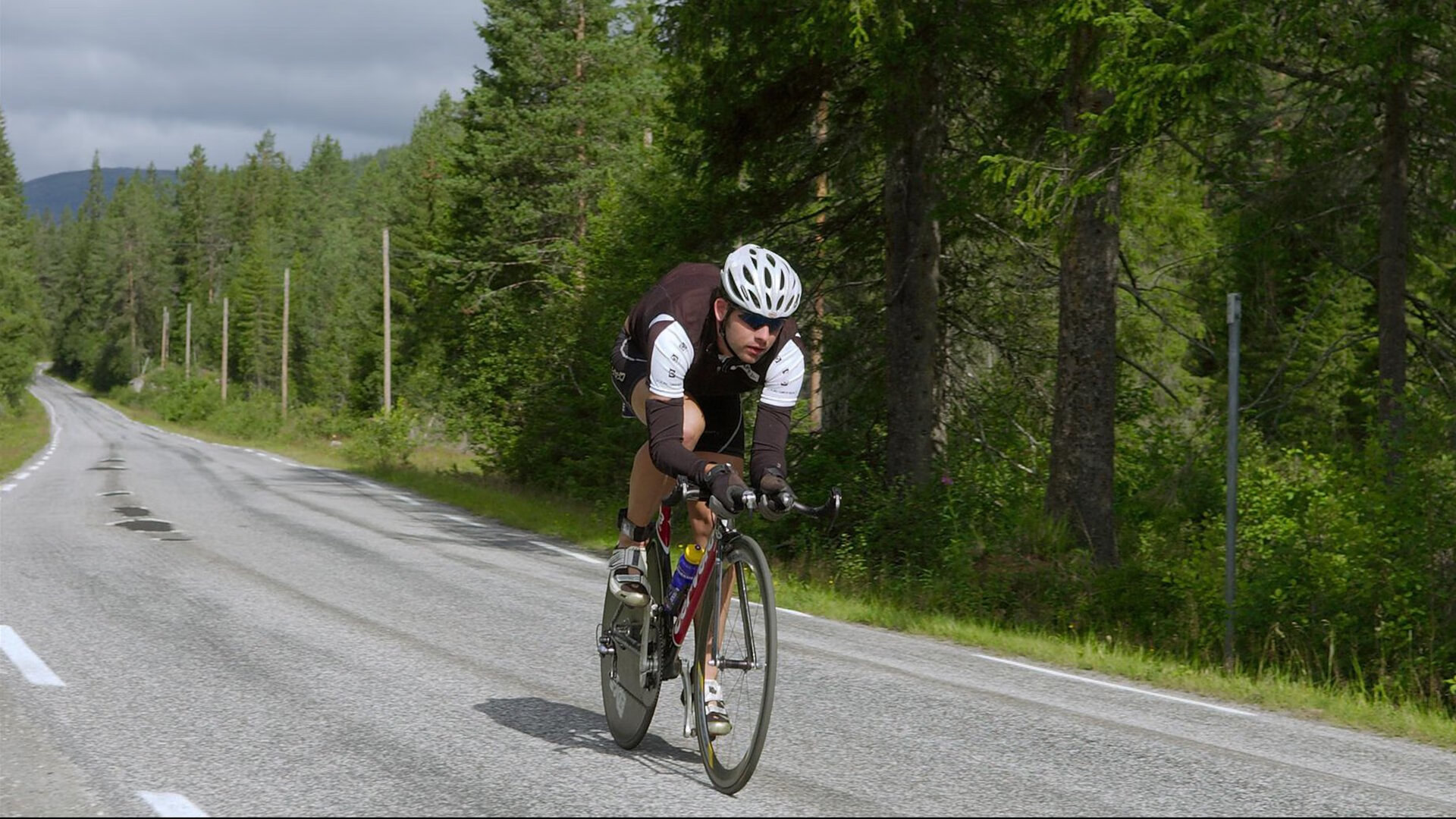 足球比赛中哪位球员将成为球队的关键支柱?,足球队最重要的角色