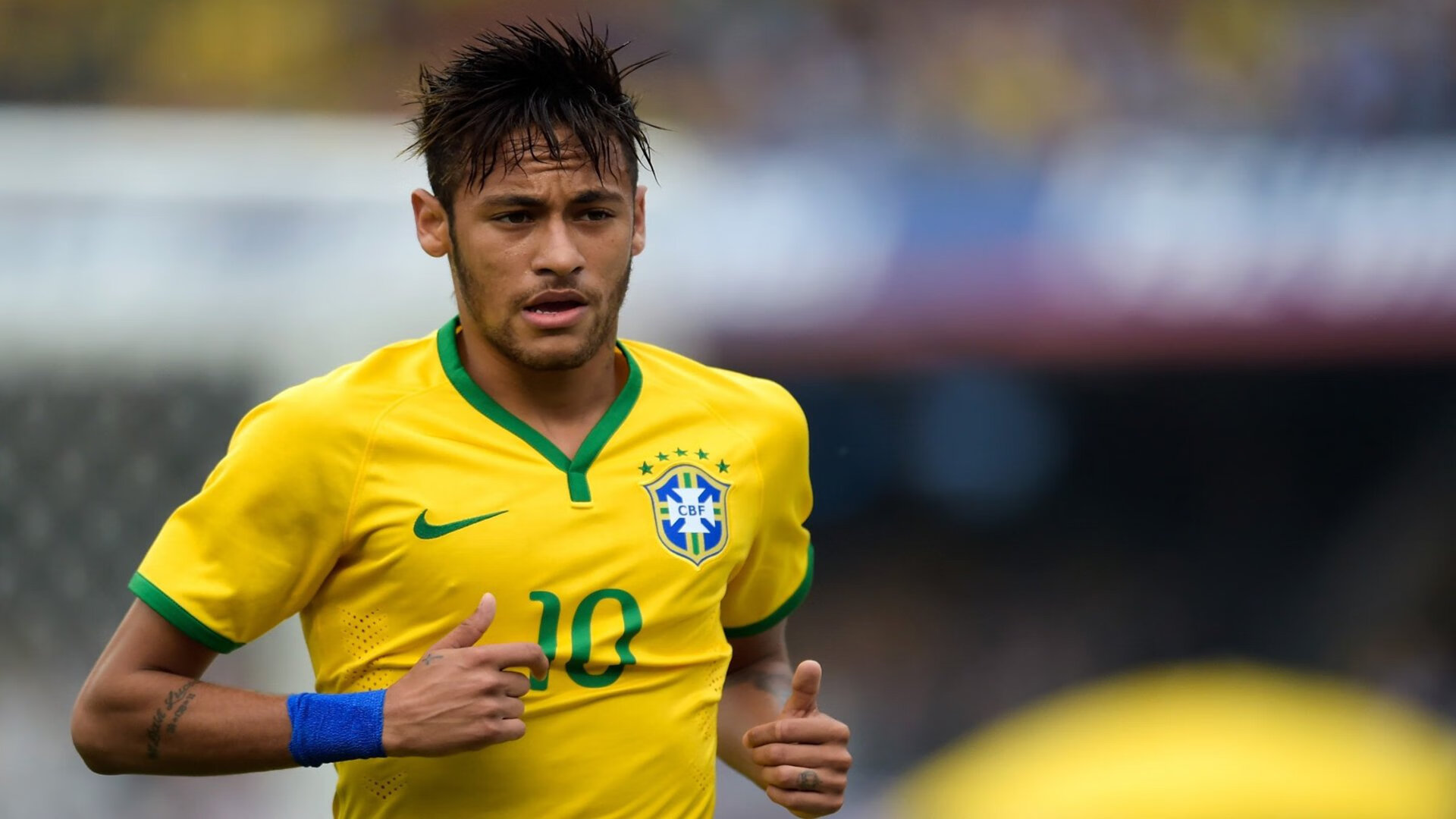 德甲逐步完善裁判判罚体系,确保比赛公平公正,德甲场地