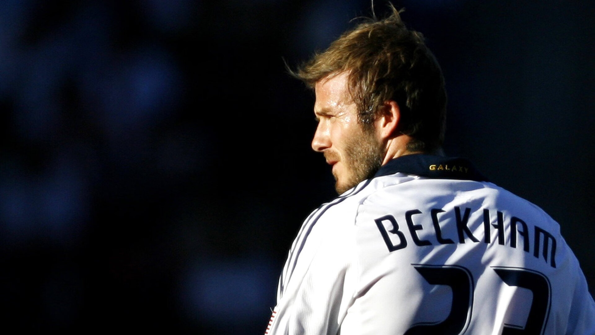 比赛亮点：李明的精彩突破和助攻让对手防不胜防！，李明进球